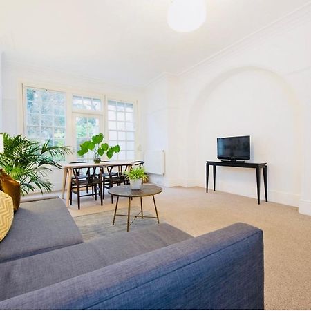 Spacious & Charming Garden Flat -Zone 2- Great For Central London Access Екстериор снимка