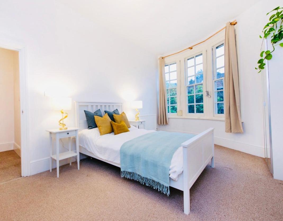 Spacious & Charming Garden Flat -Zone 2- Great For Central London Access Екстериор снимка