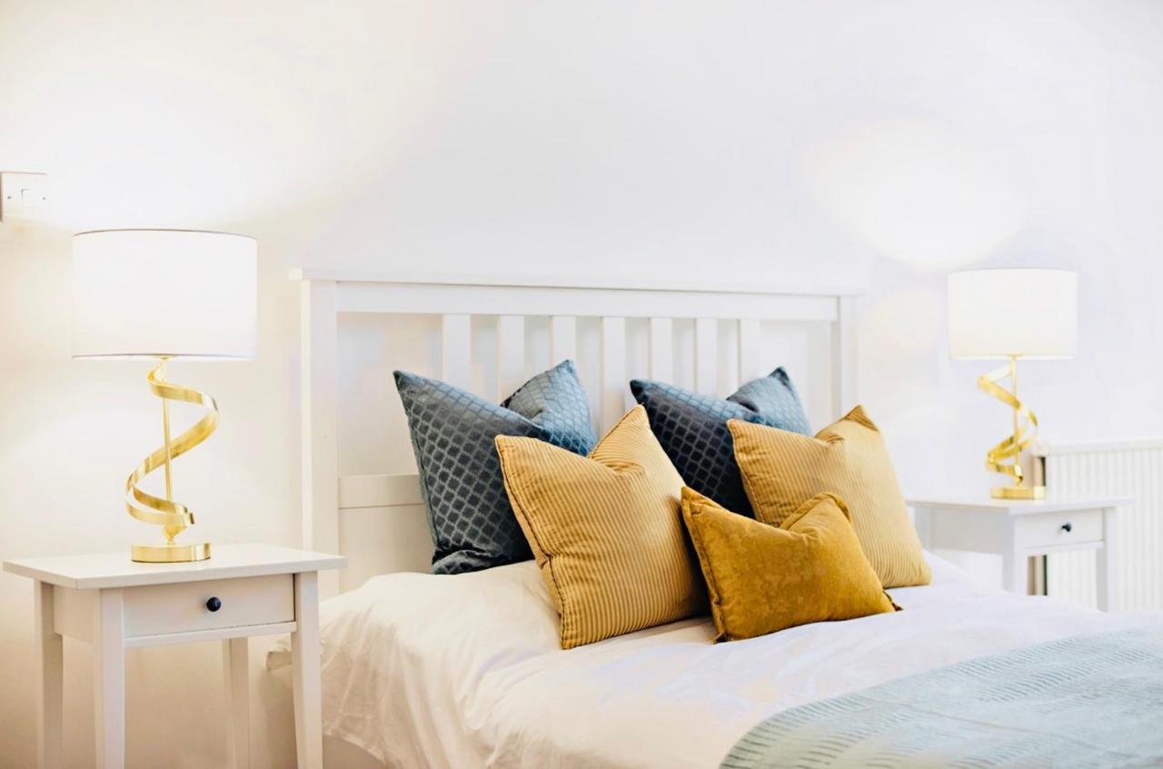 Spacious & Charming Garden Flat -Zone 2- Great For Central London Access Екстериор снимка